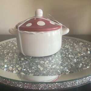 New earthenware mini mushroom ramekin with lid & handles red white